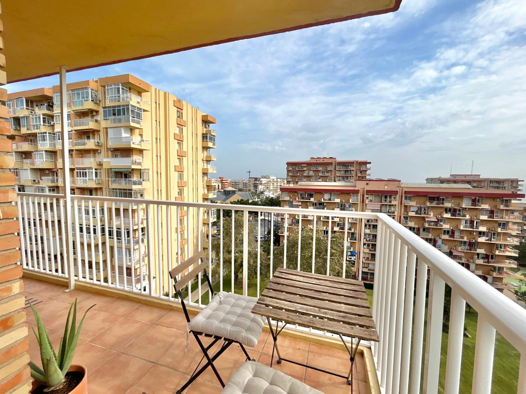 Acogedor Apartamento En Benalmadena Vistas Luaran gambar